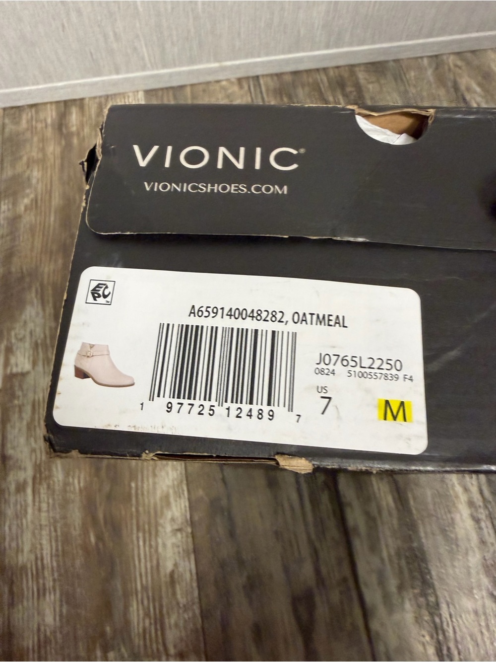 Vionic Cream Leather Ankle Bootie with Buckle Size 7 - Picture 14 of 16